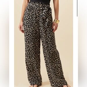 Lulu’s paper bag wide leg pants